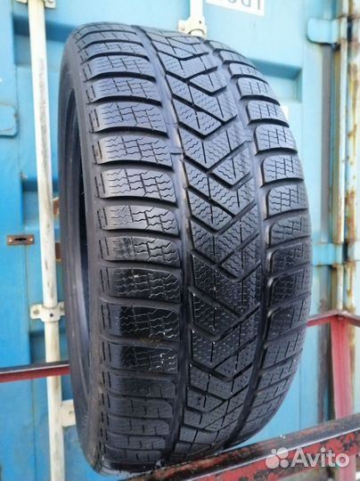 Pirelli Winter Sottozero 3 235/50 R18 76U