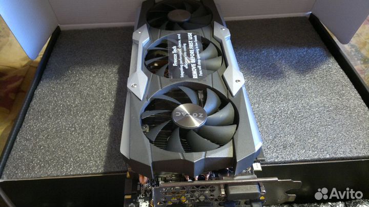 Видеокарта Zotac GTX 1080 Ti AMP Extreme Edition