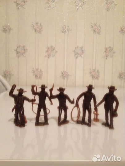 Солдатики ковбои,индейцы