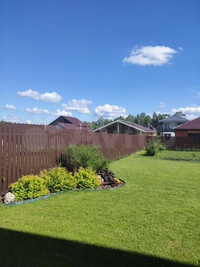 Коттедж 293 м² на участке 10 сот.