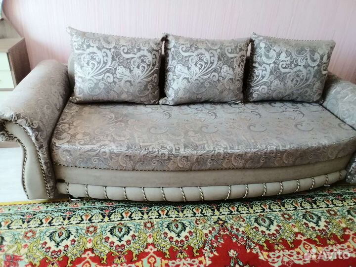 Диван-книжка