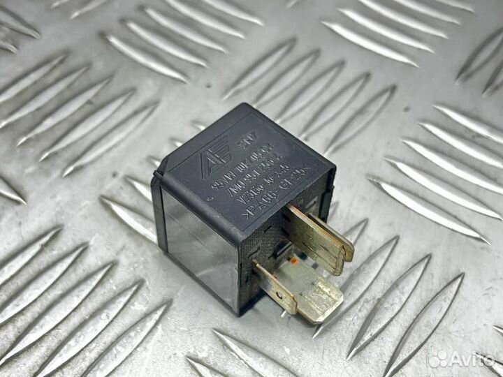 Реле 100 Skoda Octavia A4