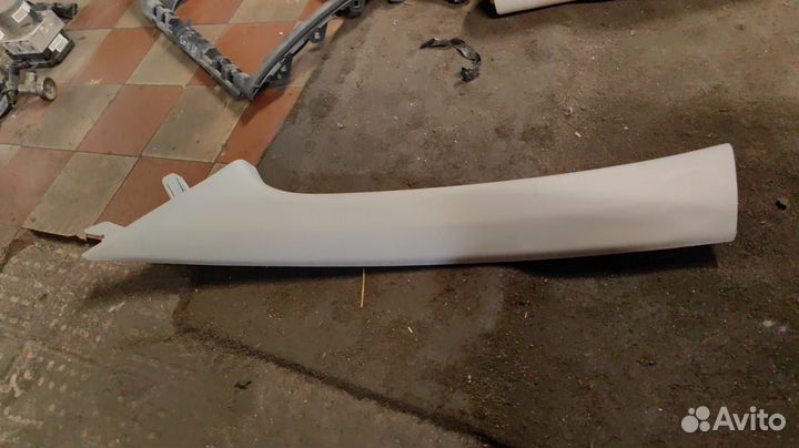 Обшивка задней передней стойки Hyundai Solaris 2