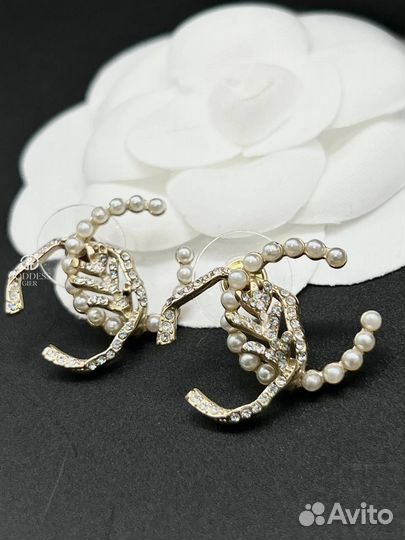 Бусы и серьги chanel