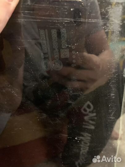 Заднее стекло левая