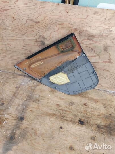 Обшивка двери задней правой Toyota Prius