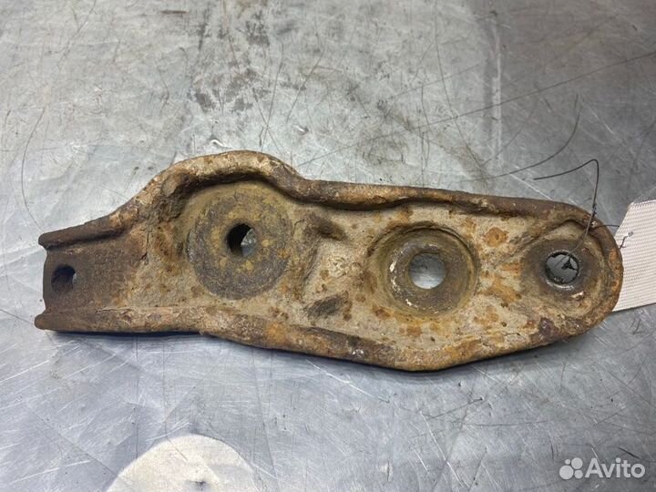 Опора переднего амортизатора левая Volkswagen