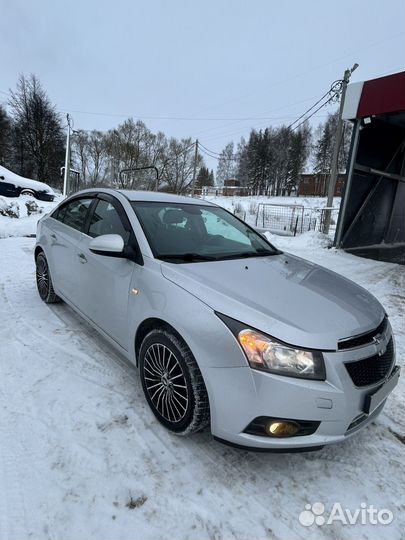 Chevrolet Cruze 1.8 AT, 2011, 205 000 км