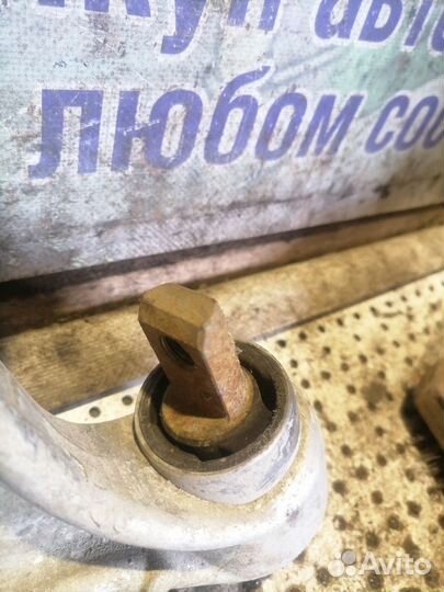 Рычаг передний правый Volvo S80