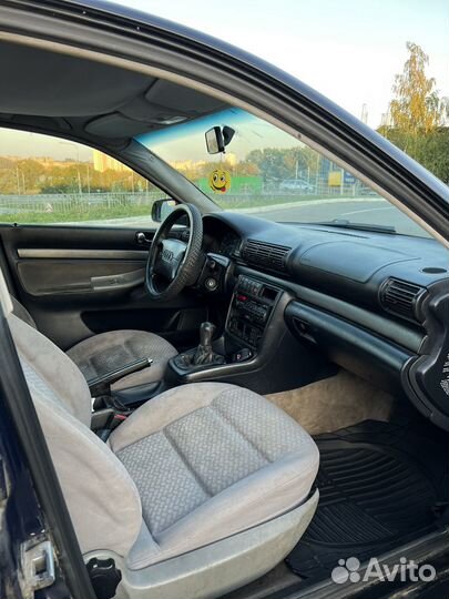 Audi A4 1.8 МТ, 1996, 171 575 км