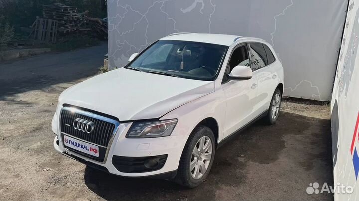 Фонарь задний в бампер левый Audi Q5 (8R) 8R0945095