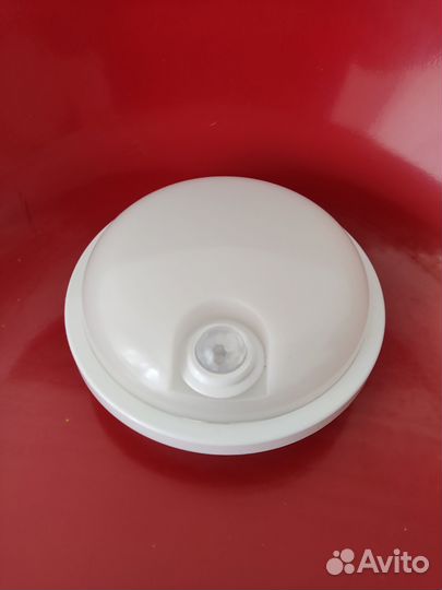 Люстра и плафон