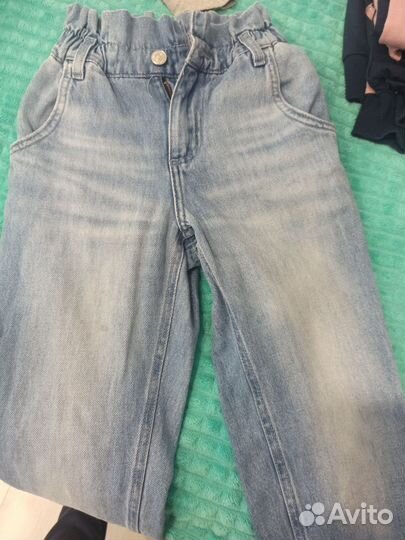 Джемпер и джинсы