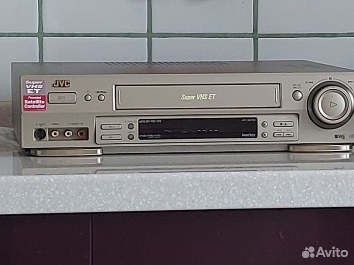 Видеомагнитофон jvc