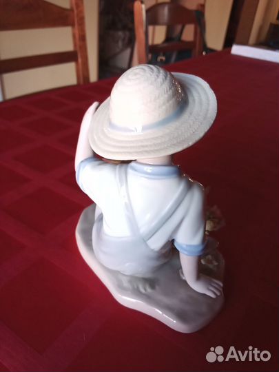 Статуэтка мальчик с котом