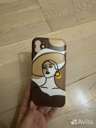 Чехлы на телефон iPhone 11