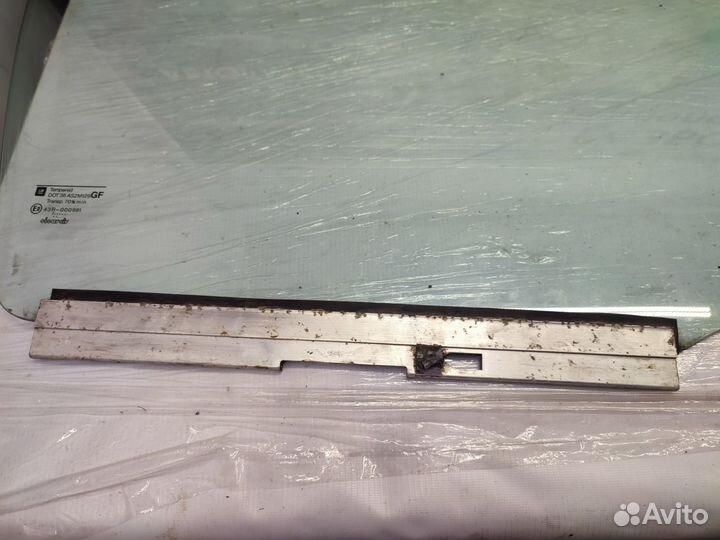 Стекло двери Opel Vectra