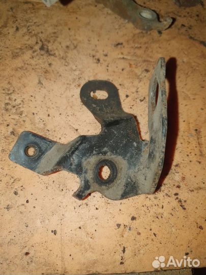 Кронштейн пер. прав. тор. шланга Toyota Prado 150