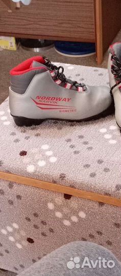 Лыжные ботинки