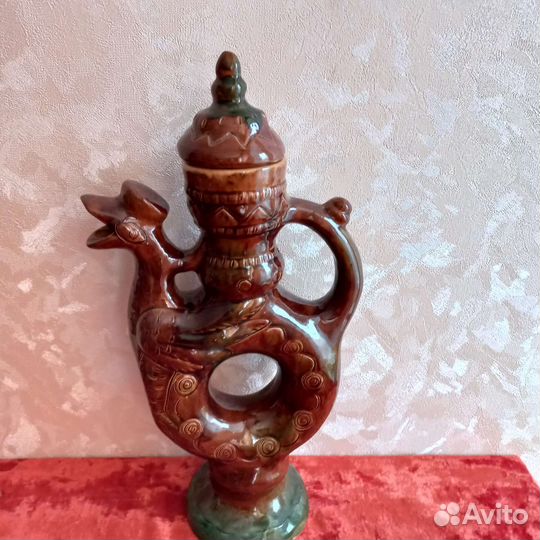Глиняный кувшин