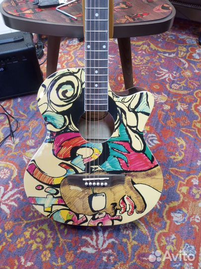 Акустическая гитара с рисунком новая