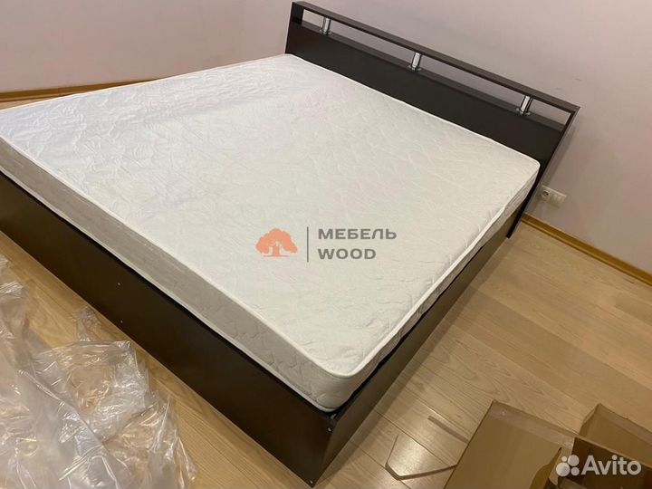 Кровать двуспальная