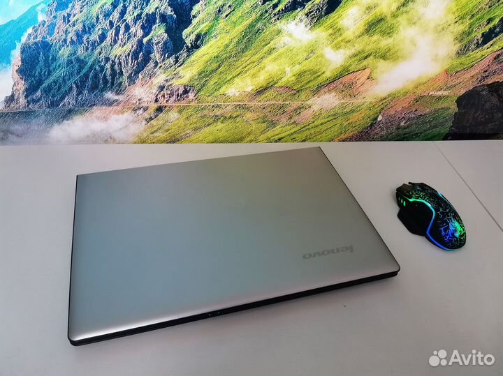 Мощный для игр 2 видеокарты, 8gb, SSD Lenovo