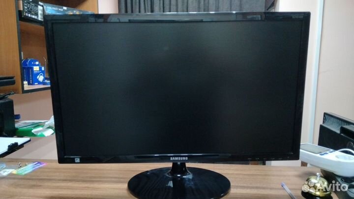 LED Монитор Samsung Модель: S24D300H