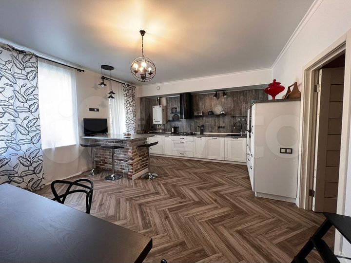 Дом 213 м² на участке 3 сот.