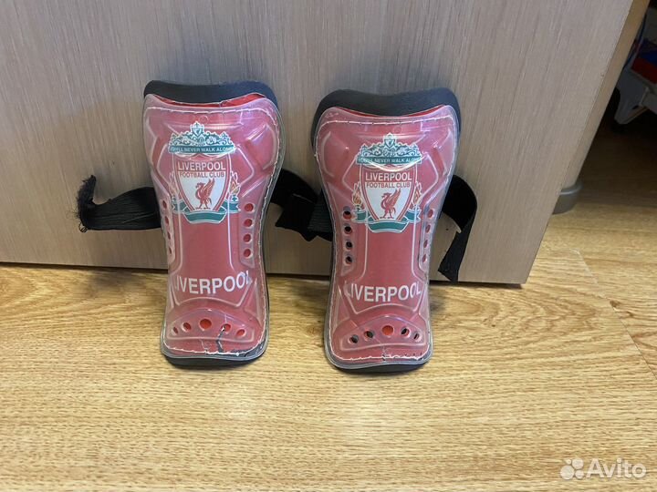 Щитки футбольные детские