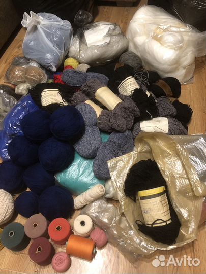 32 кг пряжи для вязания