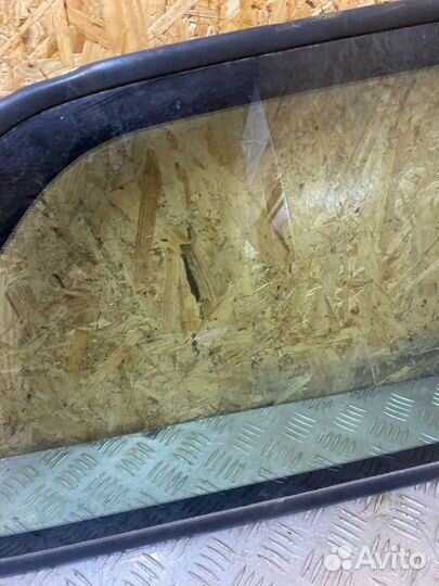 Стекло глухое заднее Nissan Primera P11 GA16DE