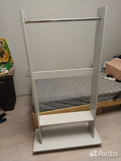Напольная вешалка для одежды