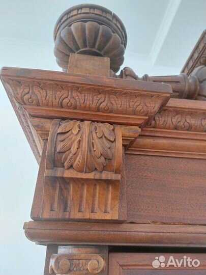 Шкаф антикварный