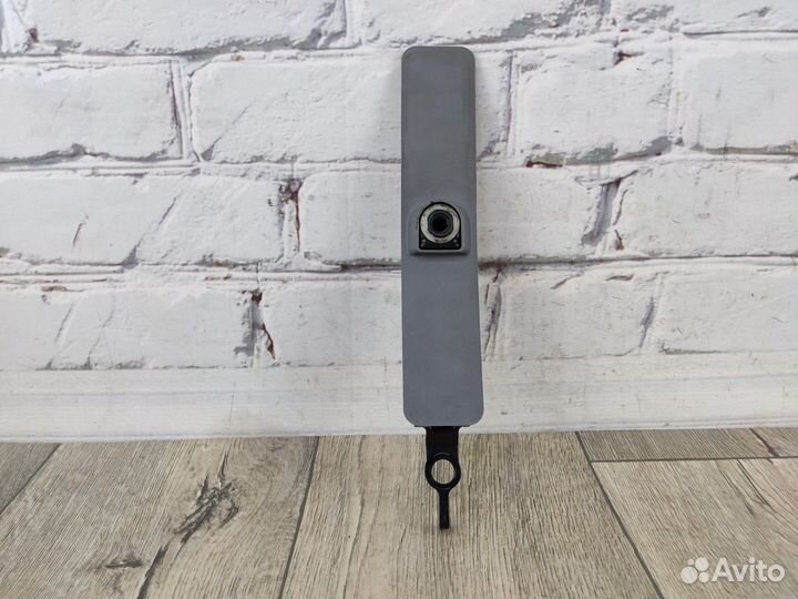 Регулятор крепления ремня безопасности Carina E