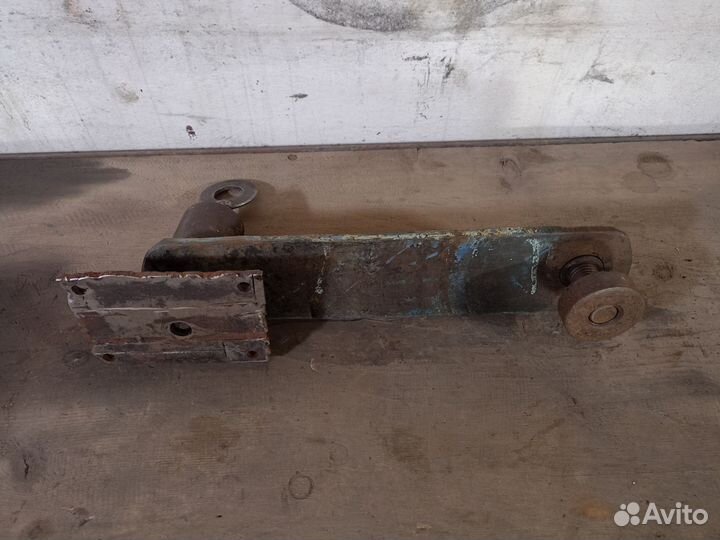 Замок винтовой