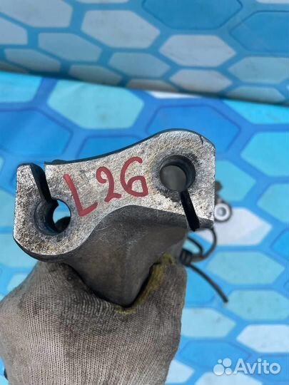 Кулак поворотный передний левый 8K0407253AB