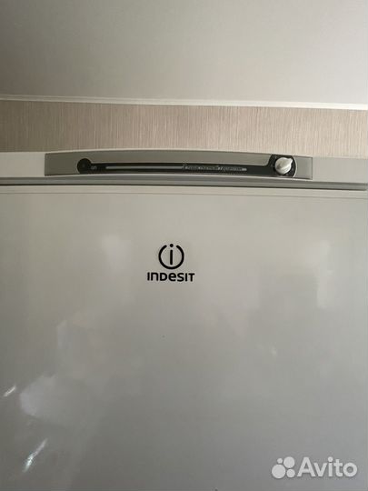Холодильник indesit