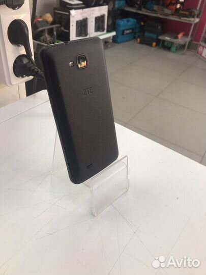 Телефон ZTE