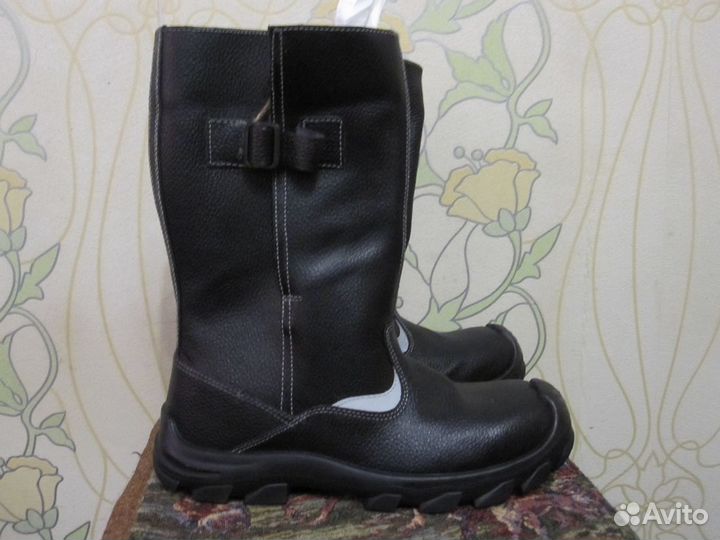 Продам сапоги.валенки и зимние новые