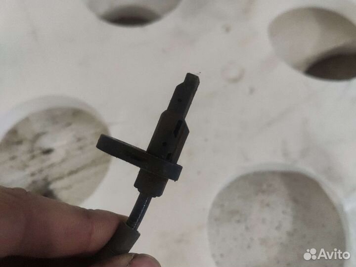 Датчик абс Kia Rio 4 правое без дефекров