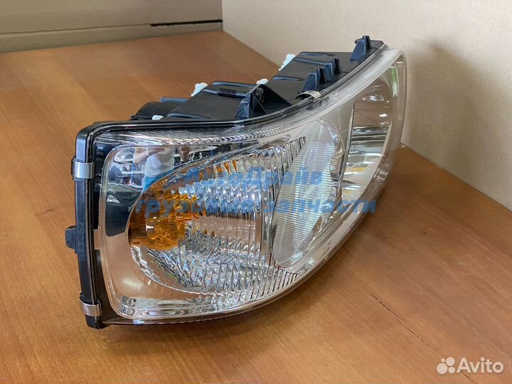 Фара Daf Xf95 105 правая без регулировки