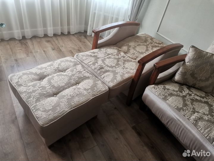 Комплект диван, кресло, пуф, 2 подушки
