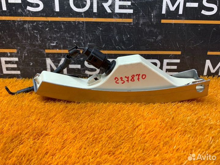 Повторитель в бампер левый Volkswagen Passat B6