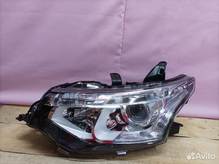 Фара левая Mitsubishi Outlander 3 2012