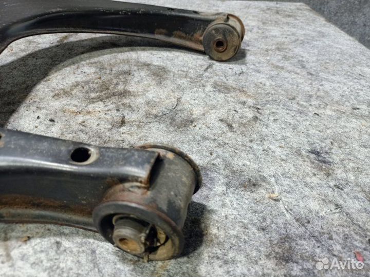 Рычаг передний левый Volkswagen Amarok