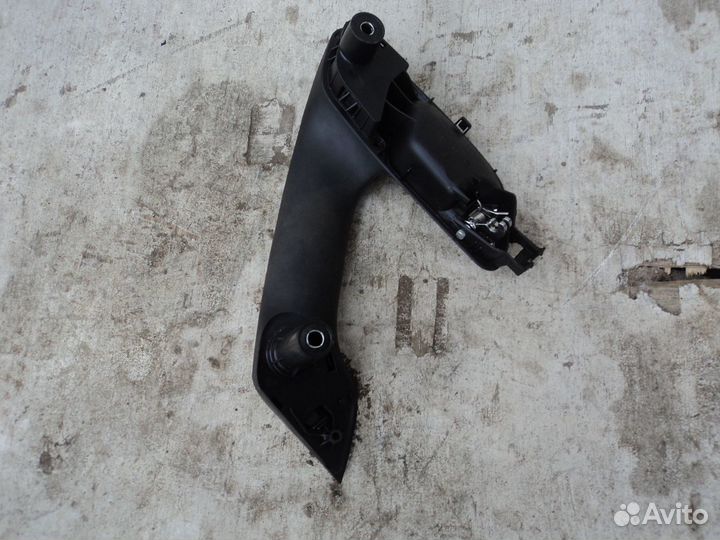 Ручка задней левой двери салонная VW Polo Sedan