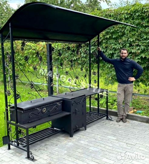 Мангал с крышей