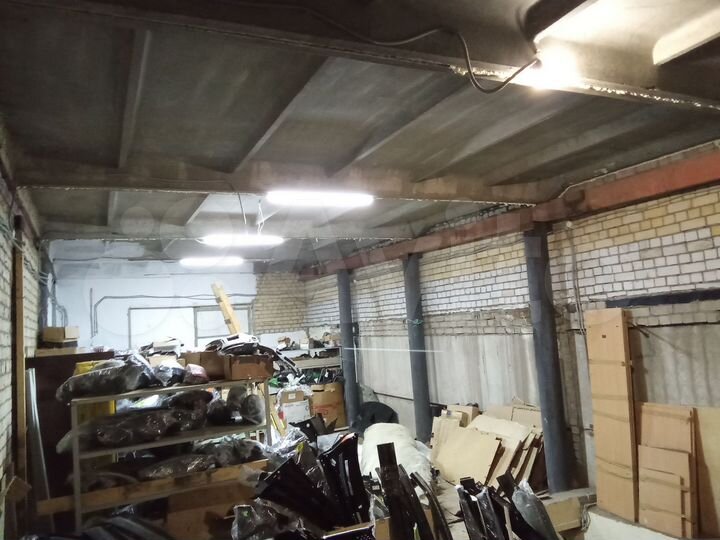 Гараж, > 30 м²