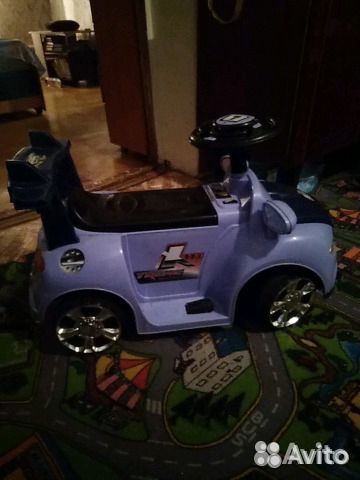 Машинка с пультом управления на аккомуляторе